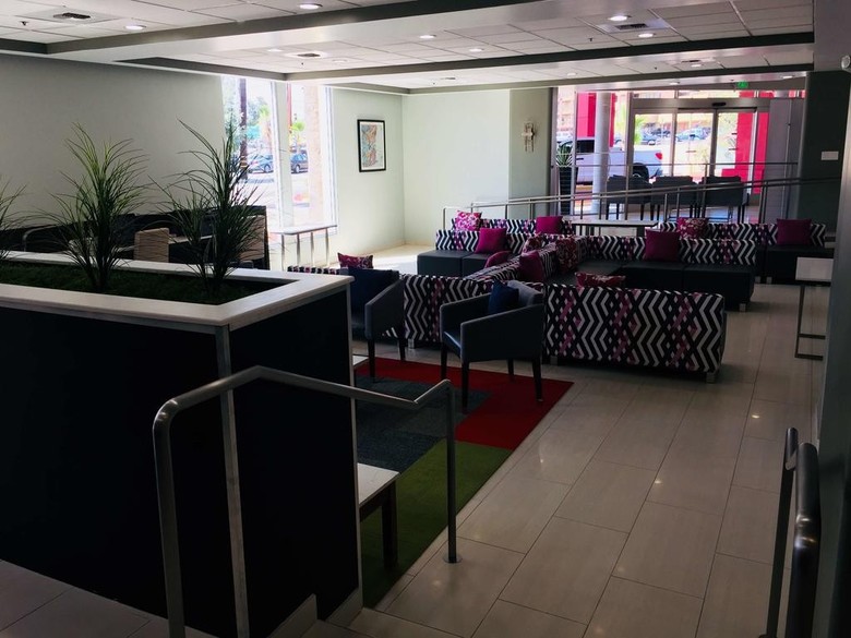 Hotel Ramada By Wyndham Commerce/los Angeles Area