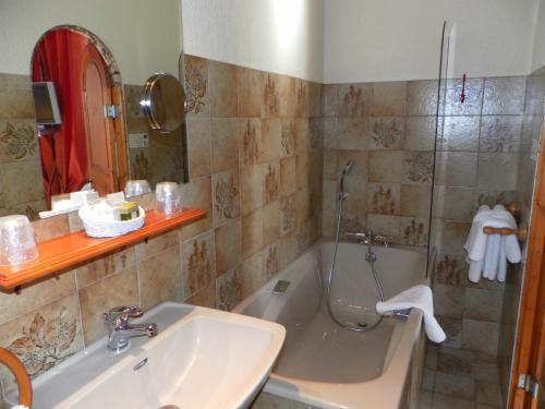 Hotel Relais Saint Roch Rest. La Petite Maison