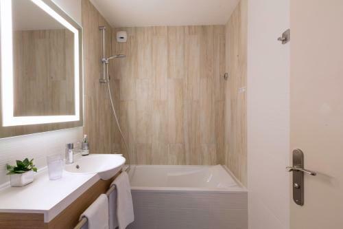 Best Western Les Bains Hotel Et Spa