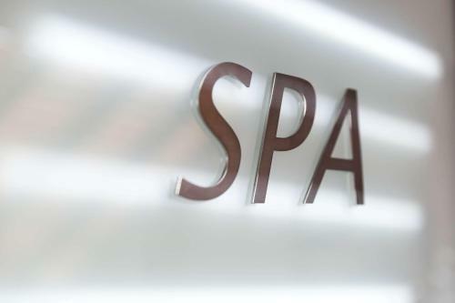 Best Western Les Bains Hotel Et Spa