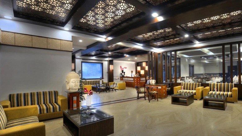 Hotel Royale Residency