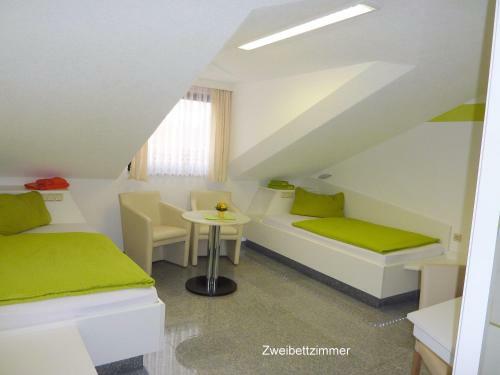 Hotel Und Pension Am Burchardikloster