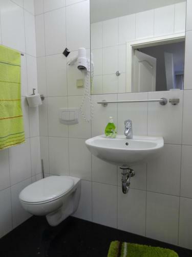 Hotel Und Pension Am Burchardikloster