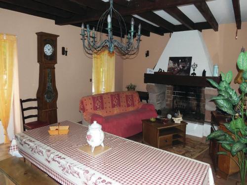 Six-bedroom Holiday Home In Villac