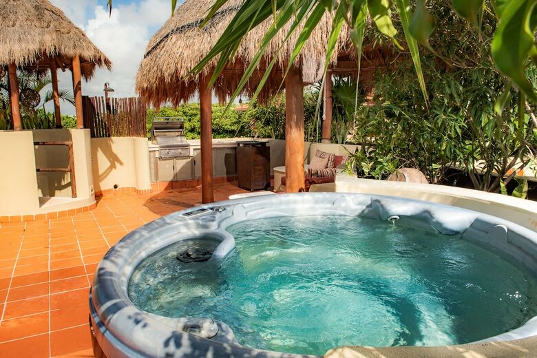 Maya Villa Condo Hotel