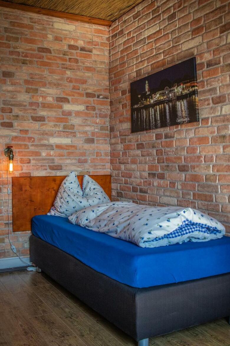 Hostal G�stehaus - Wirtshaus Zum Felsen