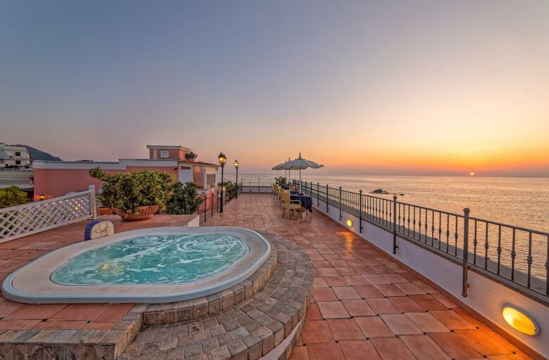 Hotel Nettuno De Charme