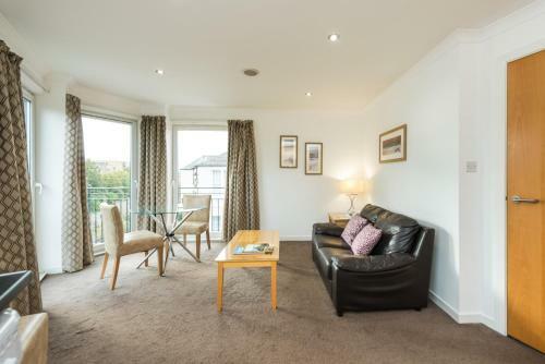 Residencia Fountain Court Apartments - Harris