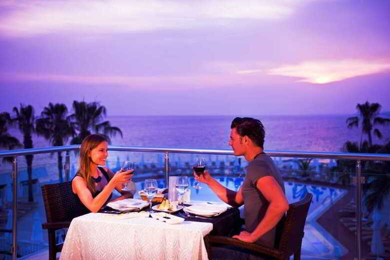 Hotel Flora Garden Beach Club