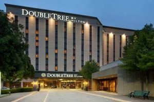 Doubletree Hotel Near The Galleria