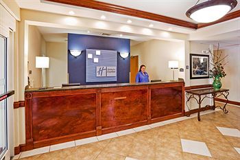 Holiday Inn Express Hotel  Suites Cherokee/ca