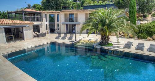 Luxury Villa Cannes Suites@pool