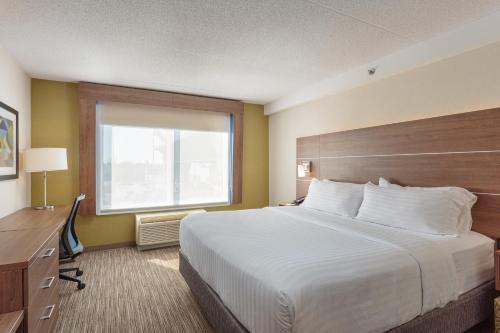 Holiday Inn Express Hotel & Suites Belleville