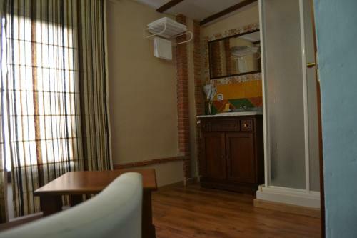 Hostal El Ma�o I