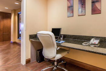 Hotel Comfort Suites East