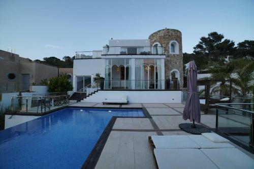 Ani Villa