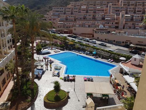 Tropic Apartments