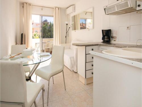 One-bedroom Apartment In Las Chapas