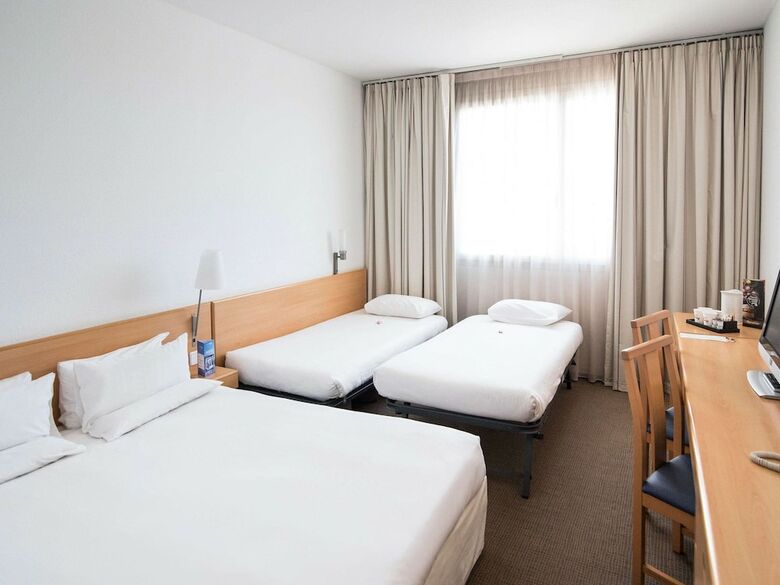 Hotel Novotel Barcelona Sant Joan Desp�