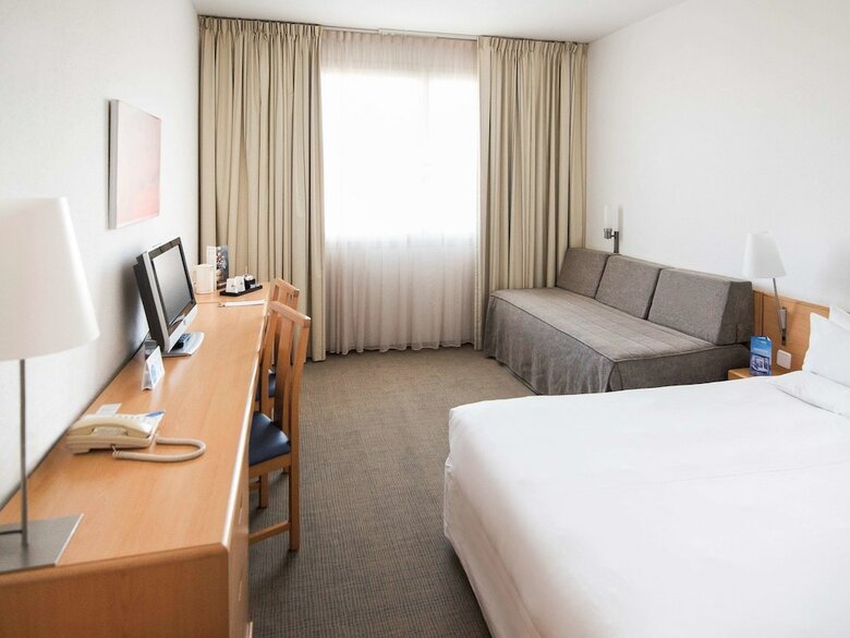 Hotel Novotel Barcelona Sant Joan Desp�