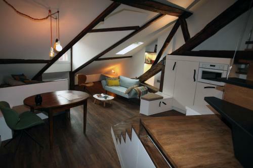Old Town Apartment In Annecy