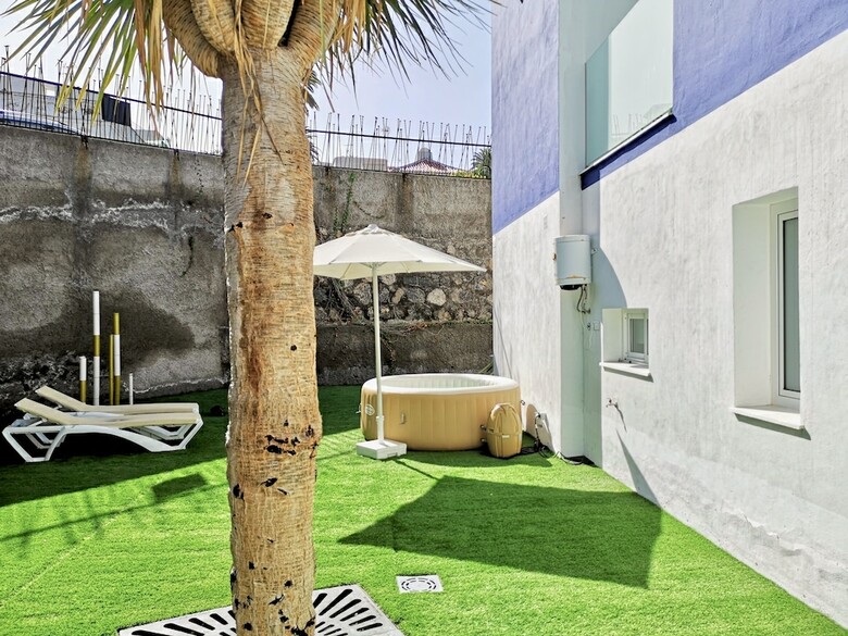 The Blue Corner Apartments