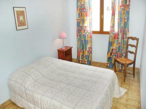 Four-bedroom Holiday Home In Ste Cecile Les Vignes