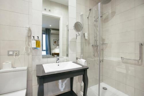 Hostal Legazpi Doce Rooms