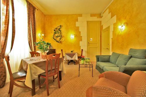 Hotel H�tel Le Lion D'or