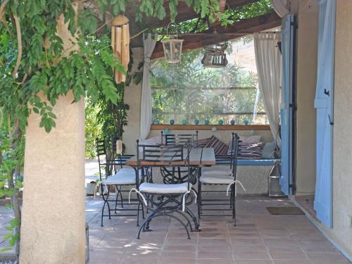 Holiday Home Lei Roucas