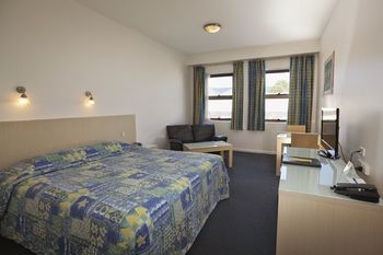 Hotel Mayfair Plaza Motel