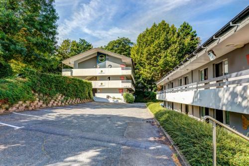 Hotel B&B H�tel Louveciennes