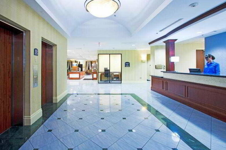Holiday Inn Express Hotel And Suites