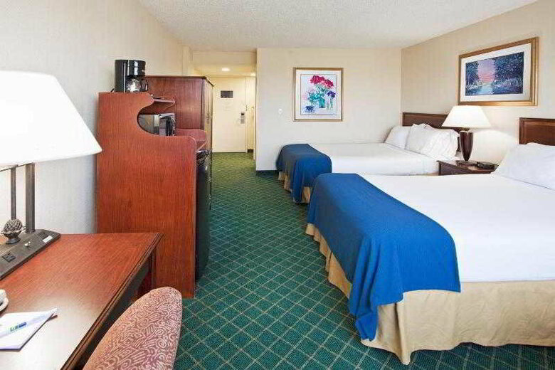Holiday Inn Express Hotel And Suites