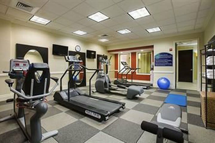 Holiday Inn Express Hotel And Suites