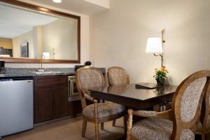 Embassy Suites La Quinta - Hotel & Spa