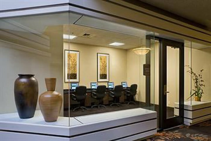 Doubletree Hotel & Exec. Meeting Ctr. Portland-lloyd Center