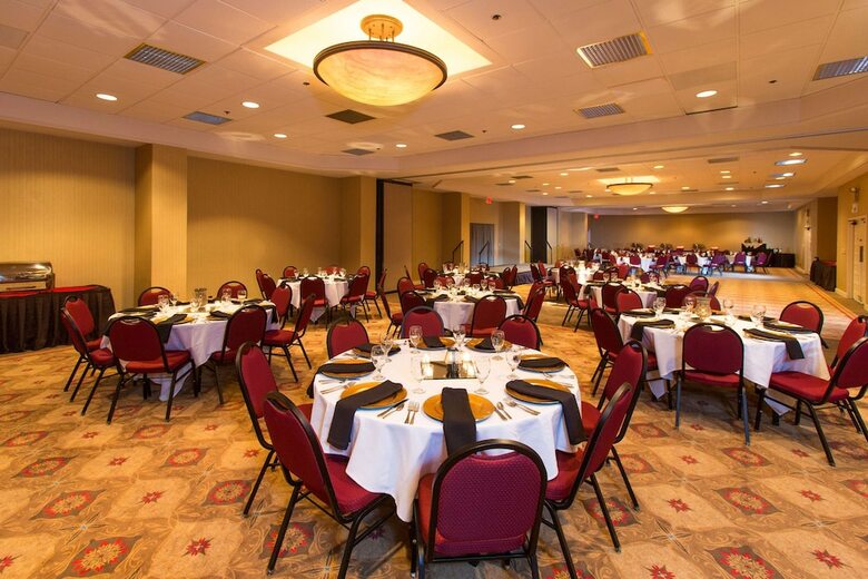 Hotel Embassy Suites Tulsa - I-44