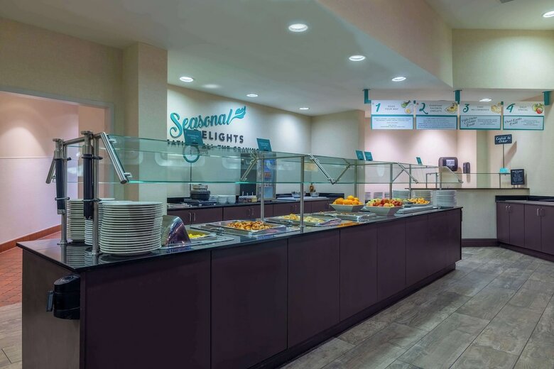 Hotel Embassy Suites Tulsa - I-44