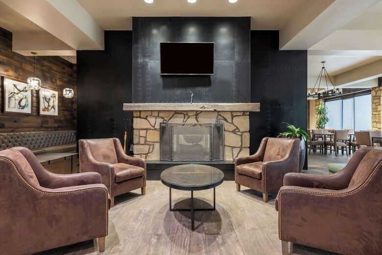 Hotel Embassy Suites Tulsa - I-44