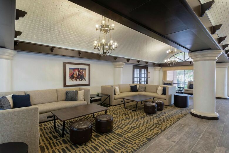 Hotel Embassy Suites Tulsa - I-44