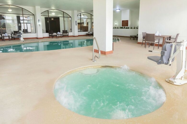 Hotel Embassy Suites Tulsa - I-44