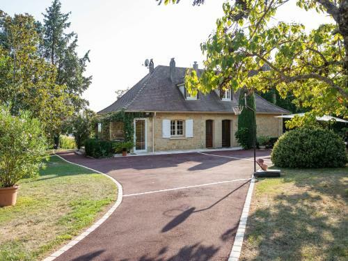 Attractive Villa In Velines With Private Garden