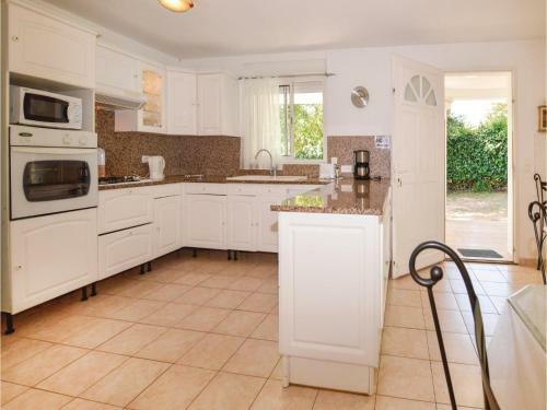 Three-bedroom Holiday Home In Moriani Plage