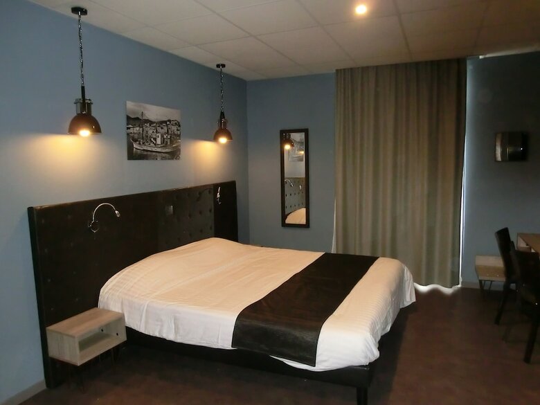 Hotel Sur Le Quai