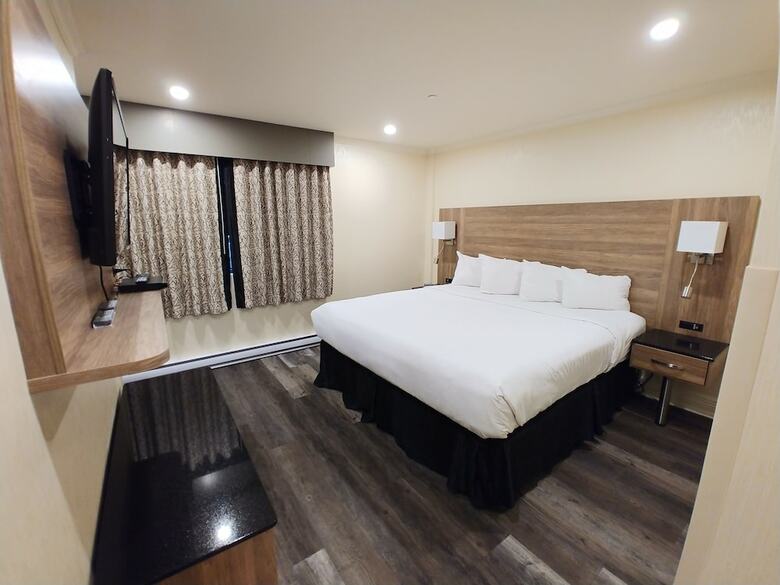 Hotel H�tel & Suites Le Dauphin Qu�bec