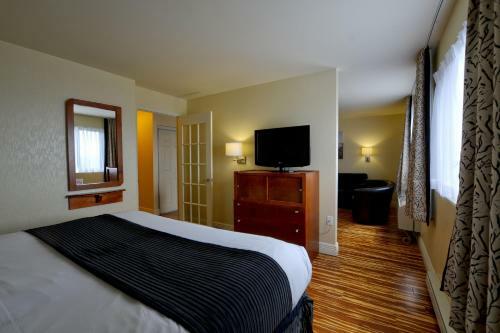 Hotel H�tel & Suites Le Dauphin Qu�bec