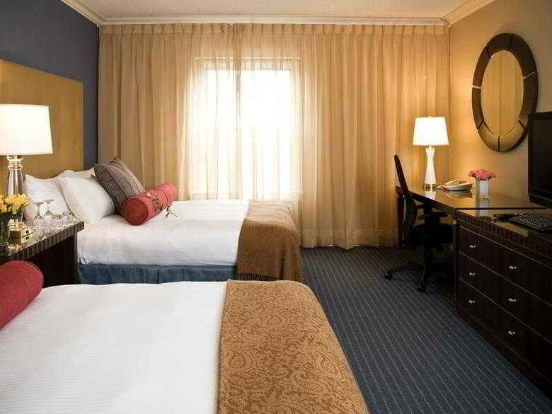 Hotel Queen's Landing Inn- Traditional Room