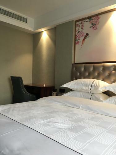 Qingqing Apartment