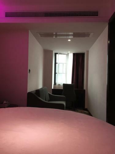 Qingqing Apartment